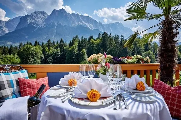 Tek Büyük Yataklı Oda, Balkon (South)