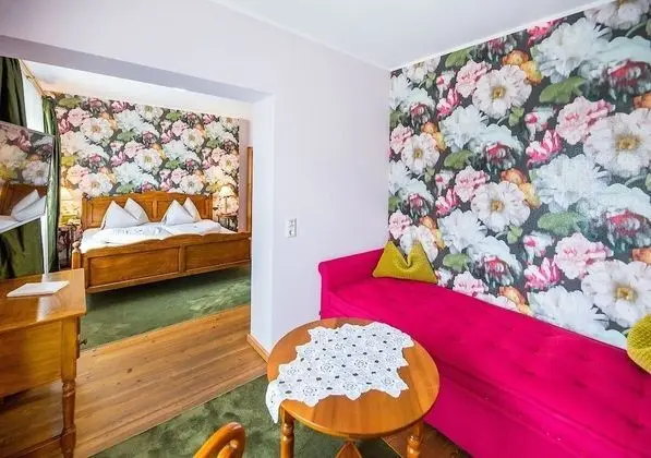 Design Tek Büyük Yataklı Oda, Bahçe Manzaralı, Ek Bina