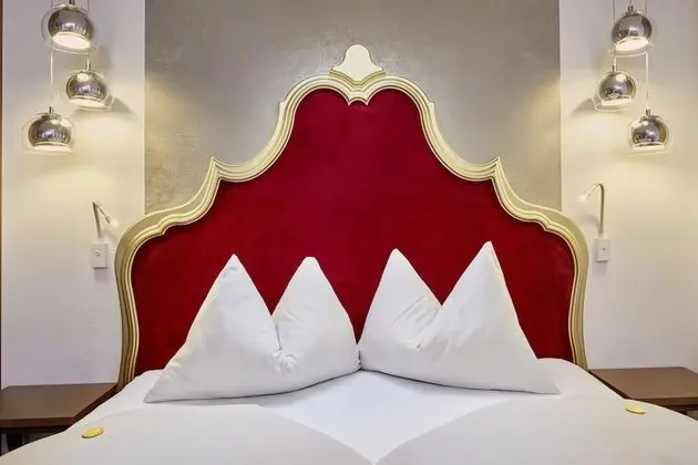 Royal Tek Büyük Yataklı Oda, Ek Bina