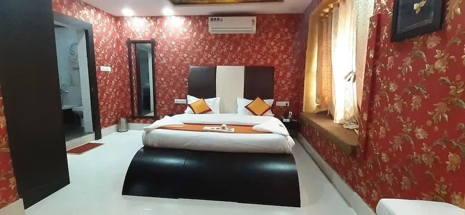 Luxury Tek Büyük Yataklı Oda