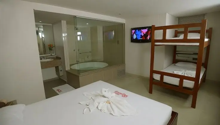 Deluxe Dört Kişilik Oda, Birden Çok Yatak, Sıcak Su Havuzu (Air conditioner)
