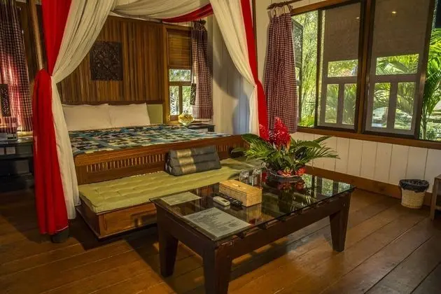 Deluxe Tek Büyük Yataklı Oda, Göl Manzaralı