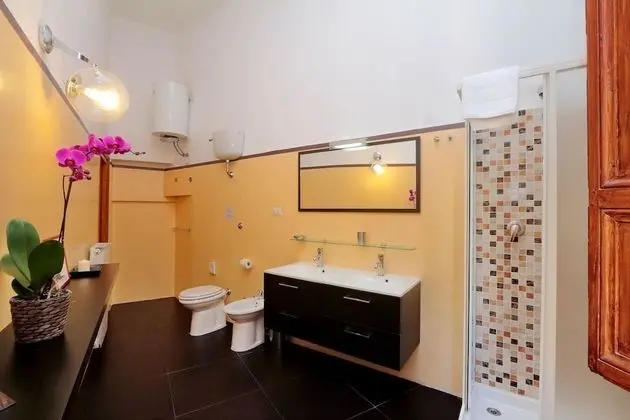 Apart Daire, 5 Yatak Odası