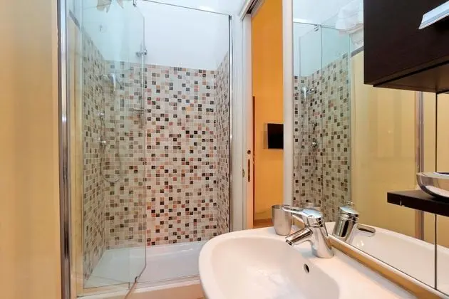 Apart Daire, 5 Yatak Odası