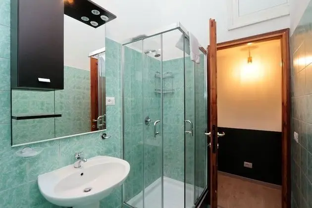 Apart Daire, 5 Yatak Odası