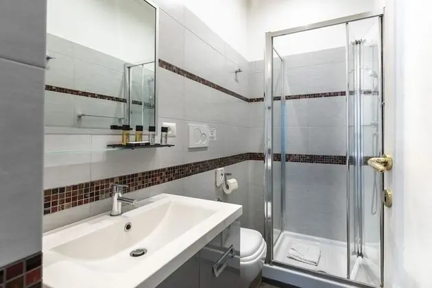 Apart Daire, 5 Yatak Odası