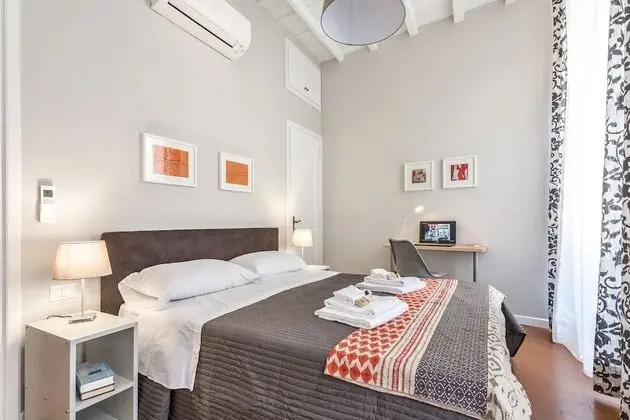 Apart Daire, 2 Yatak Odası, 2 Banyolu (Via di Grotta Pinta, 10 - Int. 3)