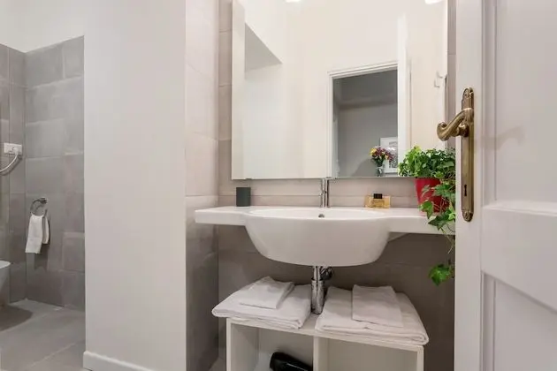 Apart Daire, 2 Yatak Odası, 2 Banyolu (Via di Grotta Pinta, 10 - Int. 3)