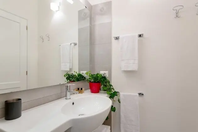 Apart Daire, 2 Yatak Odası, 2 Banyolu (Via di Grotta Pinta, 10 - Int. 3)