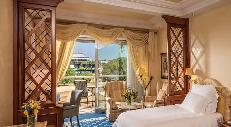Deluxe Room, 2 Twin Beds, Rome View (Premium Rome View)
