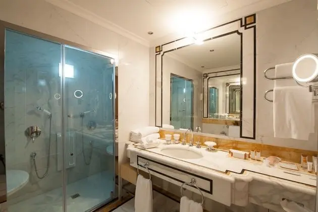 Premium Suite, 1 King Bed, Business Lounge Access (Rome View)