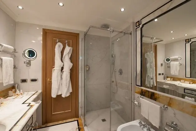 Premium Suite, 1 King Bed, Business Lounge Access (Rome View)