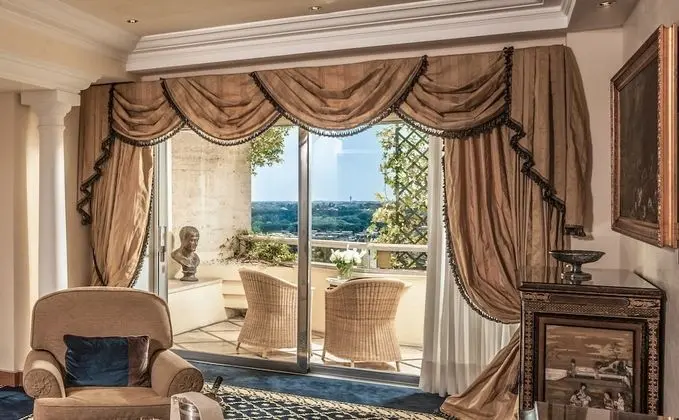 Signature Suite, 1 King Bed (Napoleon Suite