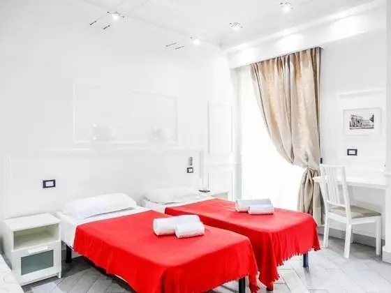 Tek Büyük veya İki Ayrı Yataklı Oda, Balkon
