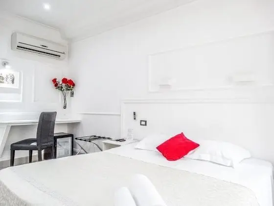 Tek Büyük veya İki Ayrı Yataklı Oda, Balkon