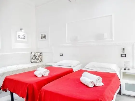 Tek Büyük veya İki Ayrı Yataklı Oda, Balkon