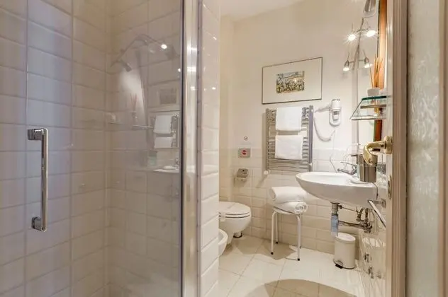 Deluxe Tek Büyük Yataklı Oda (Amelie)