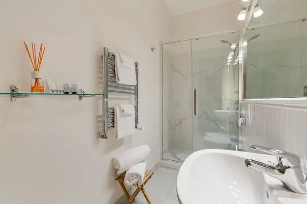 Tek Büyük Yataklı Oda, Balkon (Alessandra)