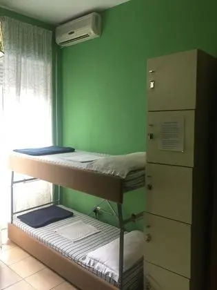 Ortak Ranzalı Oda, Karma Ranzalı Oda, Ortak Banyo (6 Dorm)