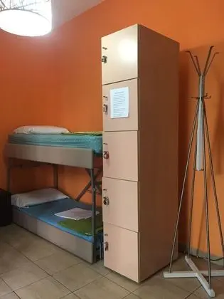 Ortak Ranzalı Oda, Karma Ranzalı Oda, Ortak Banyo (6 Dorm)