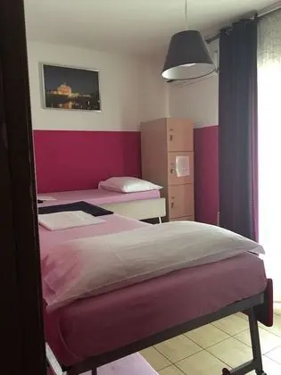 Ortak Ranzalı Oda, Karma Ranzalı Oda, Ortak Banyo (6 Dorm)