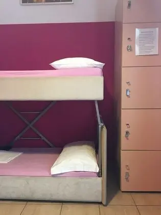 Ortak Ranzalı Oda, Karma Ranzalı Oda, Ortak Banyo (6 Dorm)