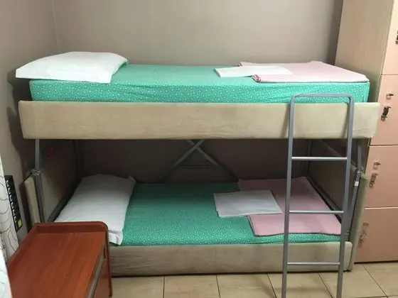 Ortak Ranzalı Oda, Karma Ranzalı Oda, Ortak Banyo (6 Dorm)