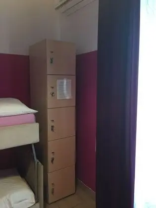 Ortak Ranzalı Oda, Karma Ranzalı Oda, Ortak Banyo (6 Dorm)