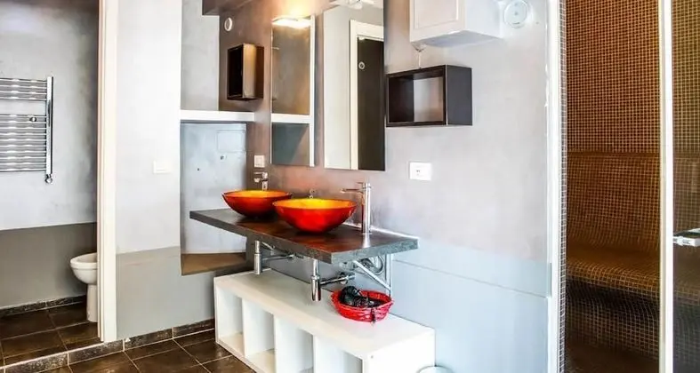 Basic Ortak Ranzalı Oda, Sadece kadınlar için