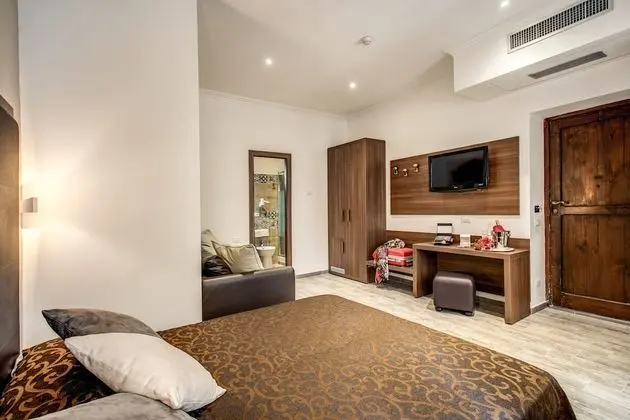 Superior Tek Büyük veya İki Ayrı Yataklı Oda