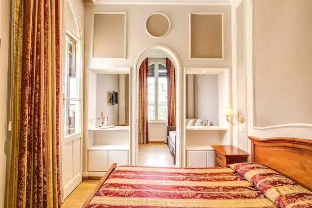 Superior Tek Büyük veya İki Ayrı Yataklı Oda