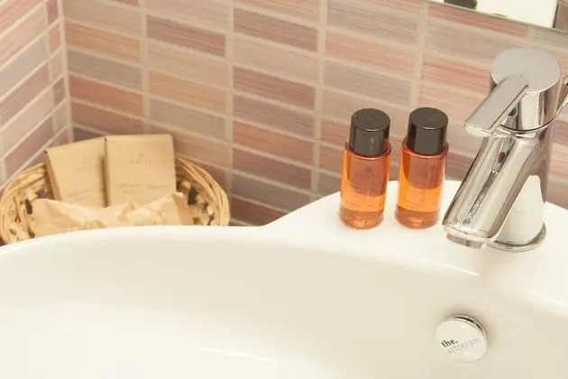 Dört Kişilik Oda, Ek Bina