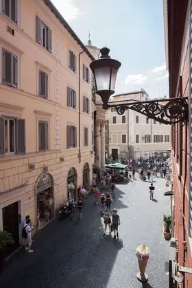 Dört Kişilik Oda, Ek Bina