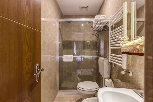 Classic Üç Kişilik Oda