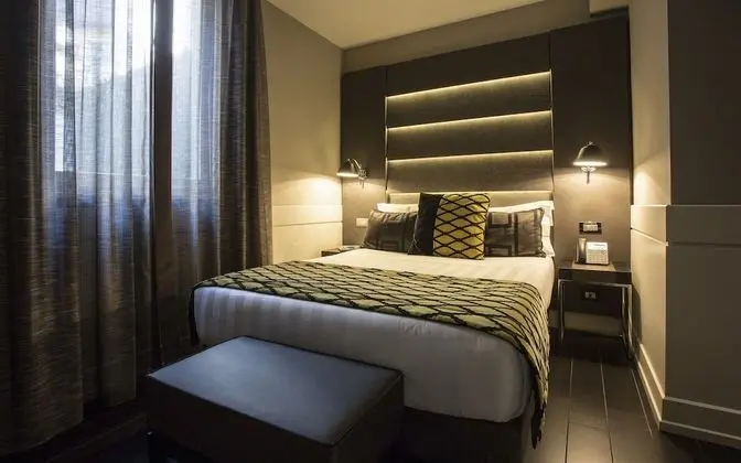 Superior Tek Büyük veya İki Ayrı Yataklı Oda