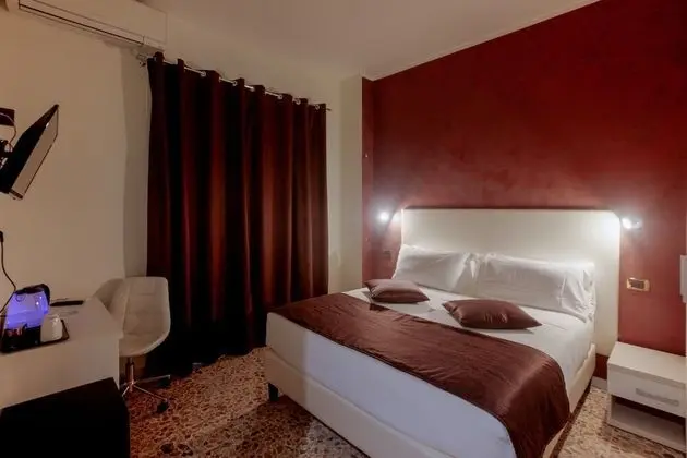 Comfort Tek Büyük Yataklı Oda