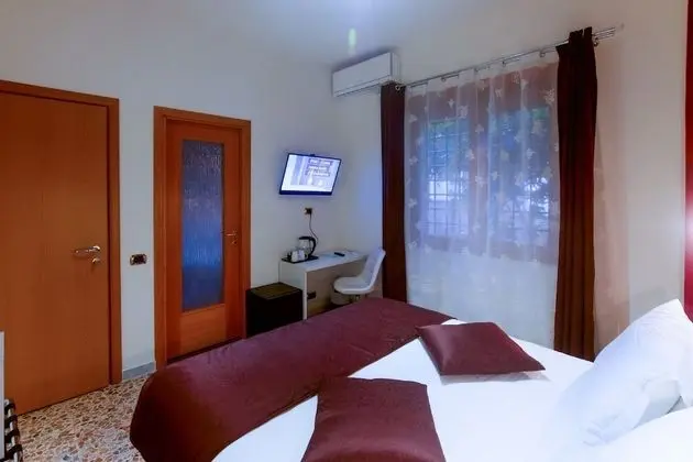 Comfort Tek Büyük Yataklı Oda