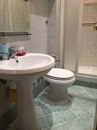 Comfort Üç Kişilik Oda, Ortak Banyo