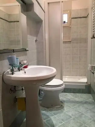 Economy Tek Büyük Yataklı Oda, Ortak Banyo