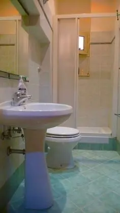 Economy Tek Büyük Yataklı Oda, Ortak Banyo