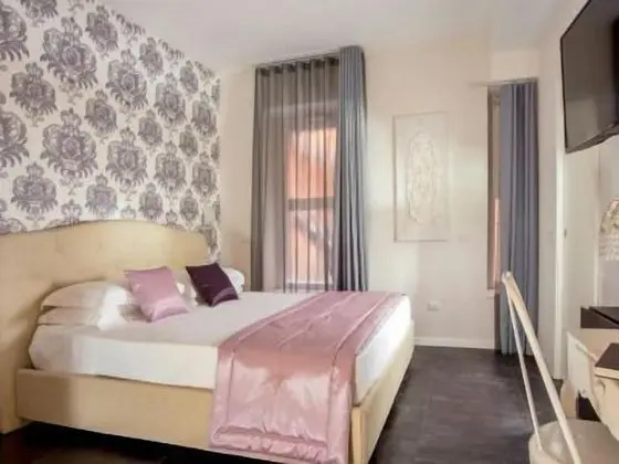 Standard Tek Büyük Yataklı Oda