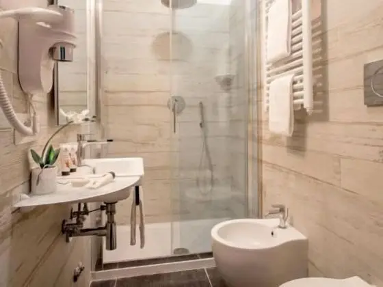 Standard Tek Büyük Yataklı Oda