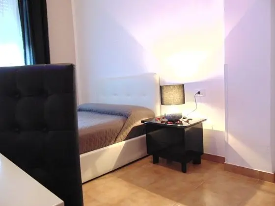 Büyük Yataklı Tek Kişilik Oda