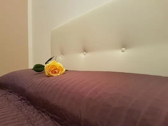 Büyük Yataklı Tek Kişilik Oda