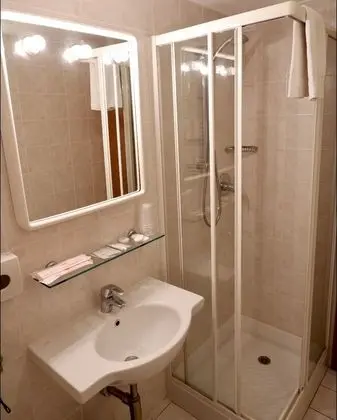 Classic Tek Büyük Yataklı Oda