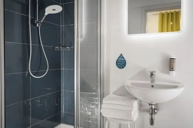 Dört Kişilik Oda, Özel Banyo