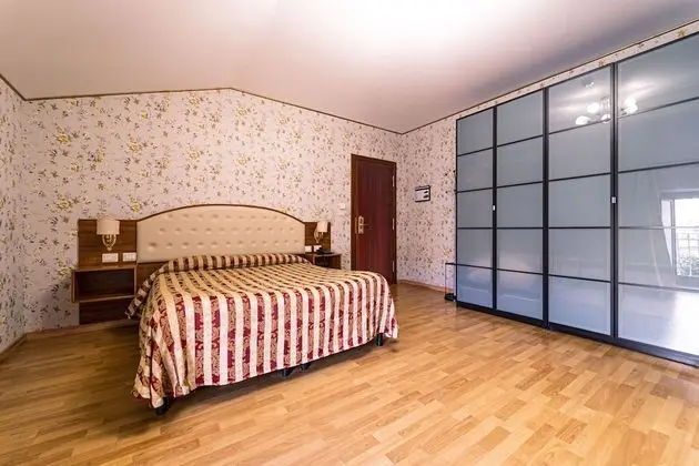 Büyük Yataklı Tek Kişilik Oda, 1 Tek Kişilik Yatak