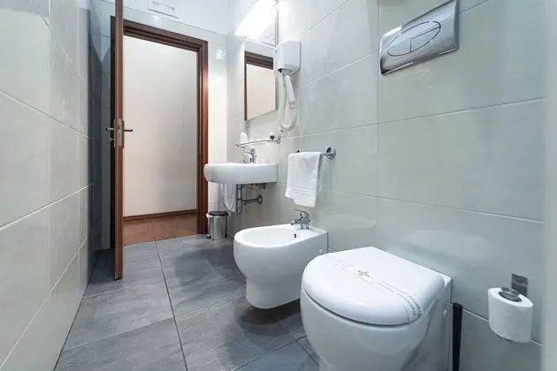 Büyük Yataklı Tek Kişilik Oda