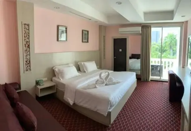 Luxury Tek Büyük Yataklı Oda, 1 En Büyük (King) Boy Yatak, Sigara İçilmez, Havuz Manzaralı