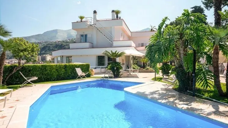 Villa, Sigara İçilebilir